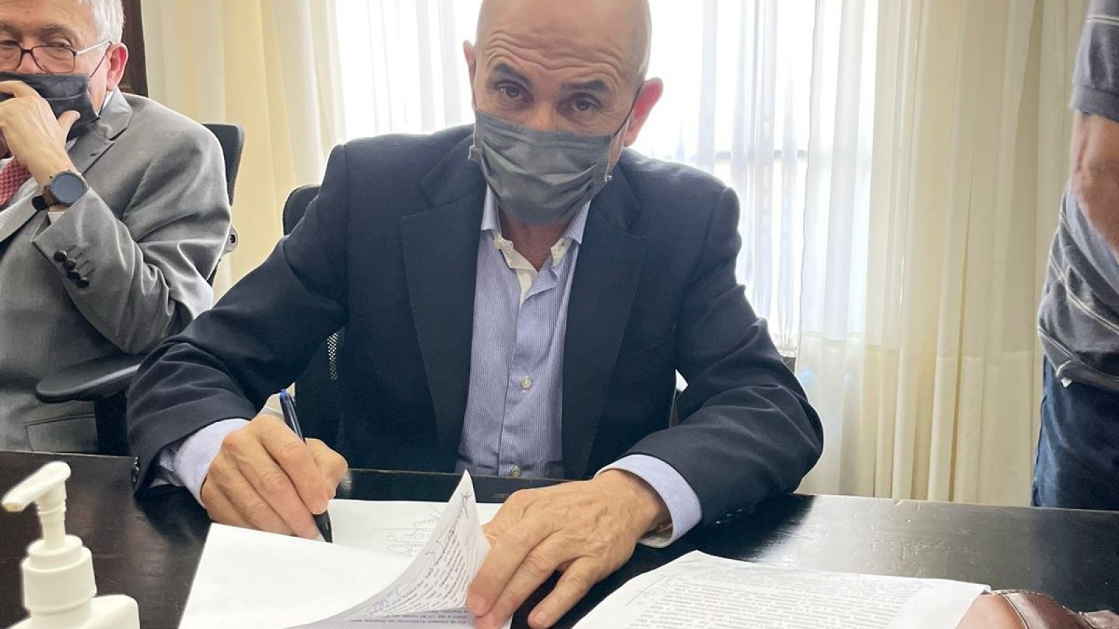 Petroleros Jerárquicos: Llugdar rubricó acuerdo de 15% de aumento para fin de año y que incluirá al aguinaldo